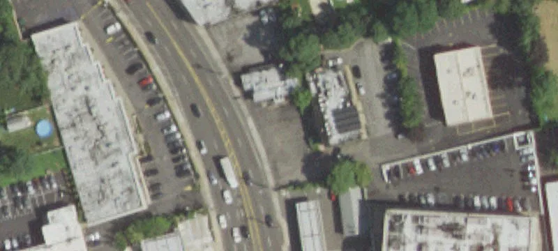 210 Mineola Ave