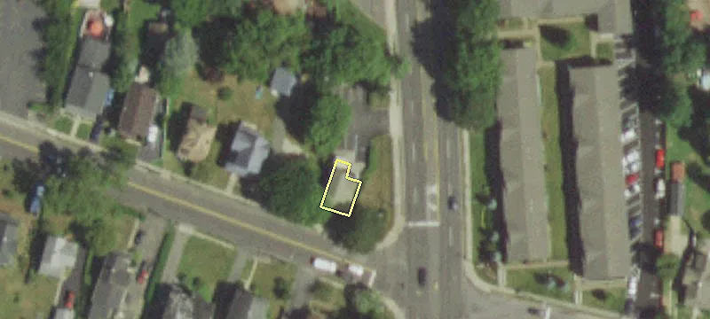 81 Arnold Ave