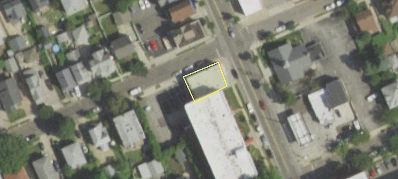 213-215 Mineola Blvd