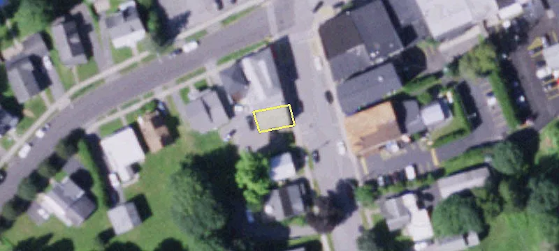 8 Maple Ave