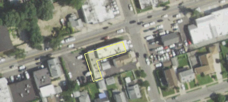 288-290 Westbury Ave