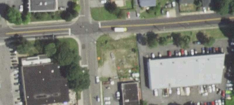 Pond Ave