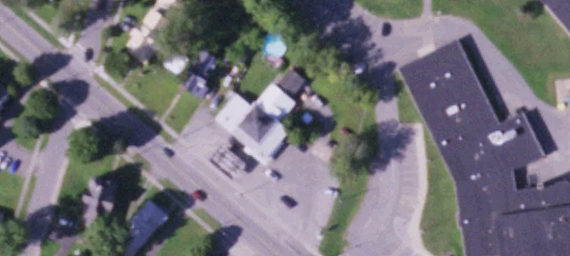 15 Oswego St