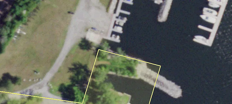 35 Dock Ln