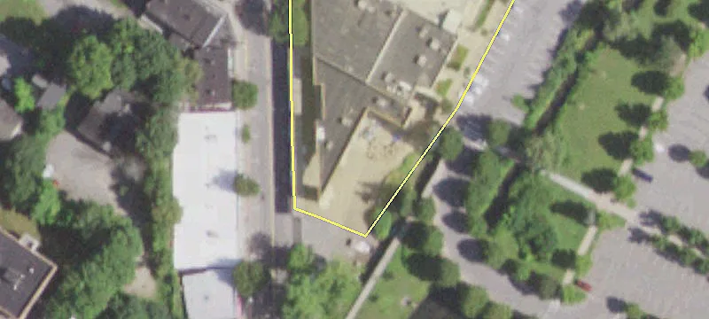 77 Moger Ave