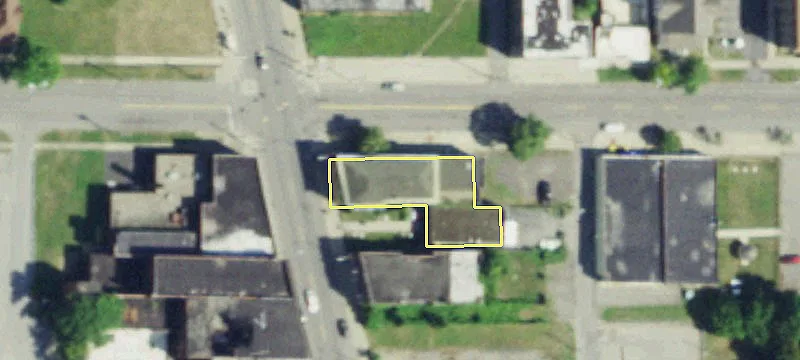 2025 Main St