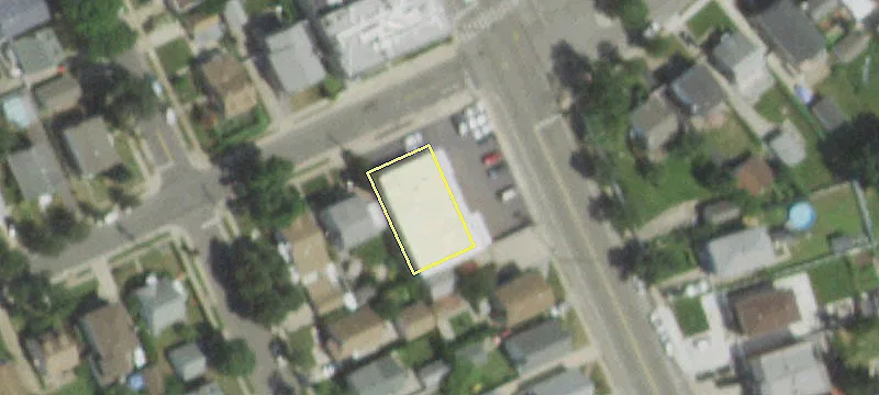581 Lakeville Rd