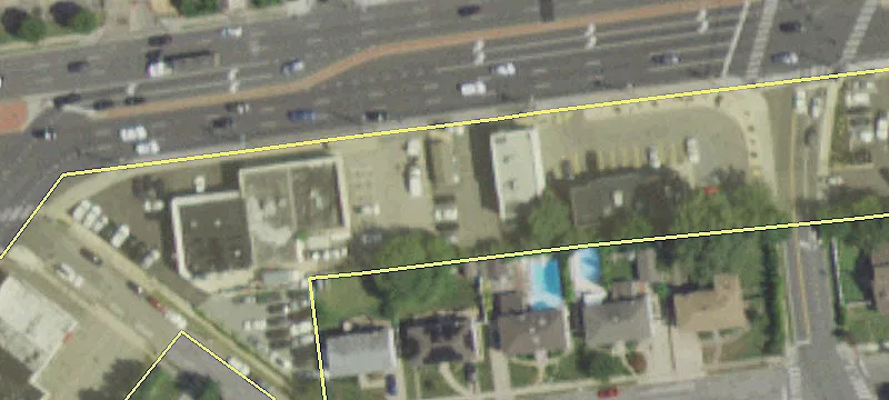 2122 Hempstead Tpke