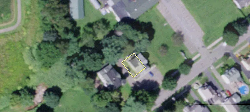 106 Riv St