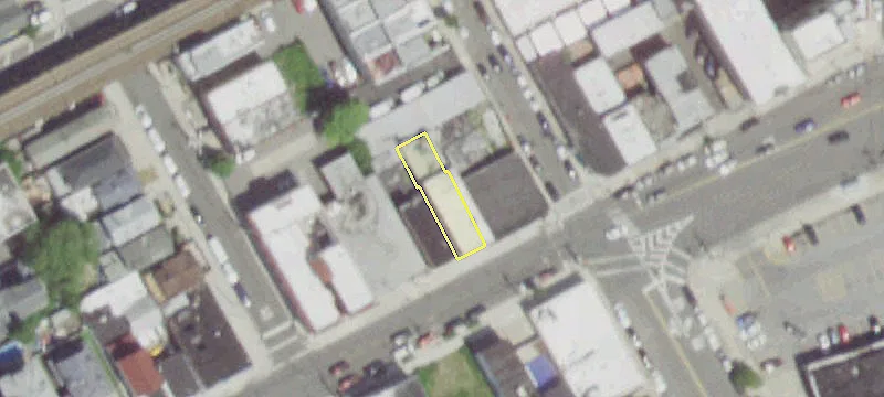 9008 Rockaway Bch Blvd