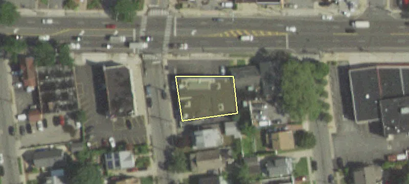 323 Hempstead Tpke