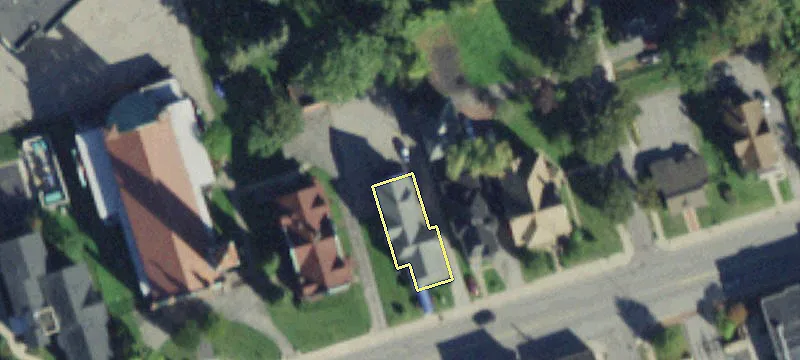 712 Main St