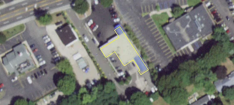 915 Old Country Rd