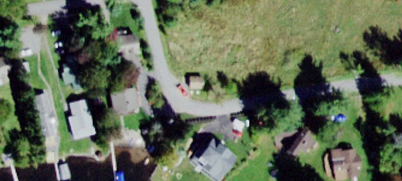 1020 Lk Shr Dr