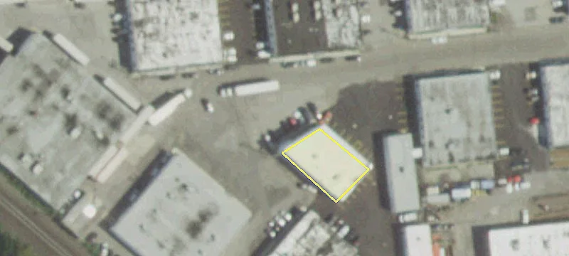 8 Commercial St