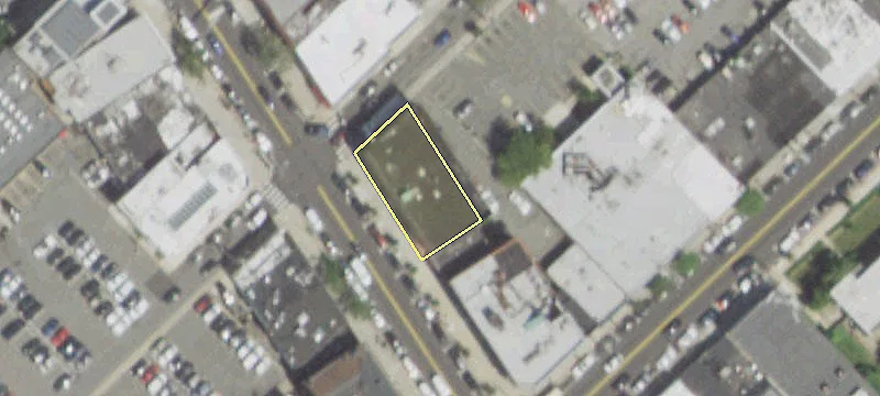 122 Cedarhurst Ave