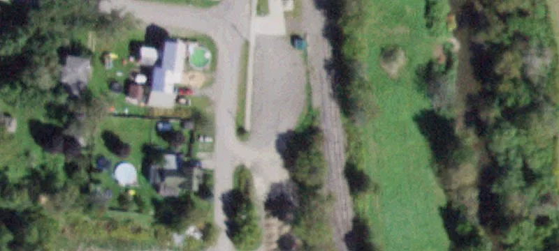 18 Railroad Ave