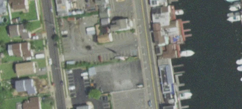 271 Woodcleft Ave