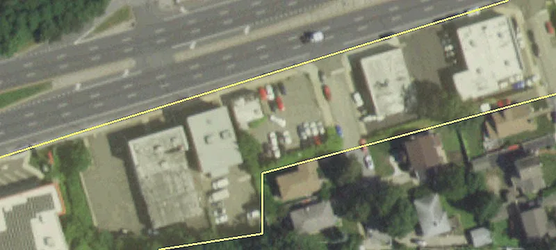605 Sunrise Hwy