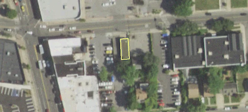 18 Davison Ave