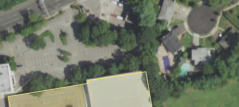 32 Service Rd