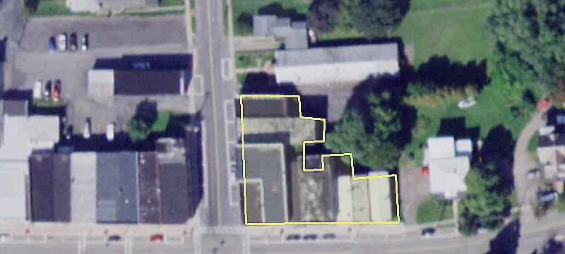 8 Maple Ave