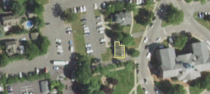 24 Nassau Ave