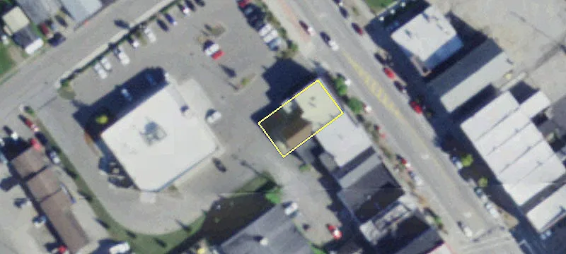 215 Main St