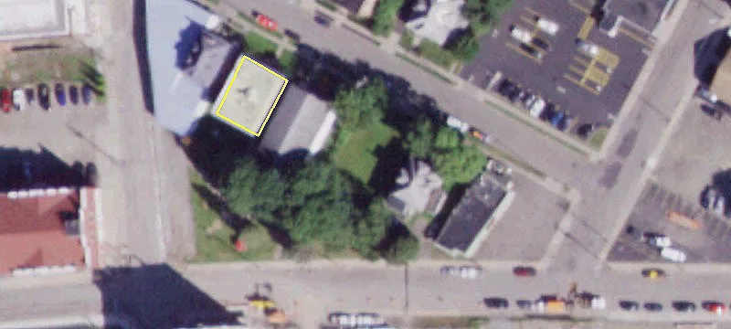 18 Lewis St