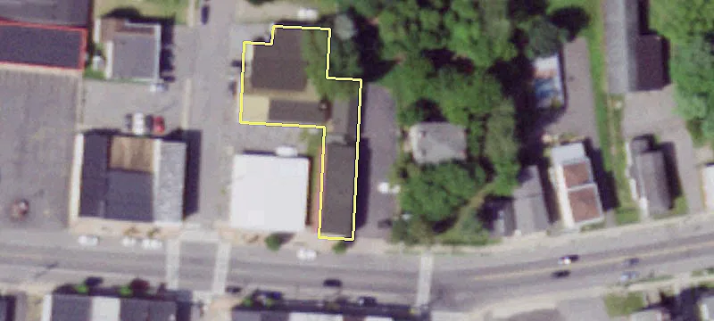 3262 Main St
