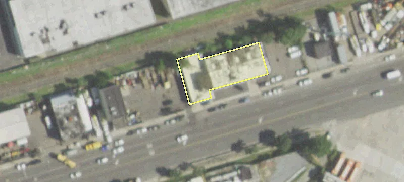 665 Commercial Ave