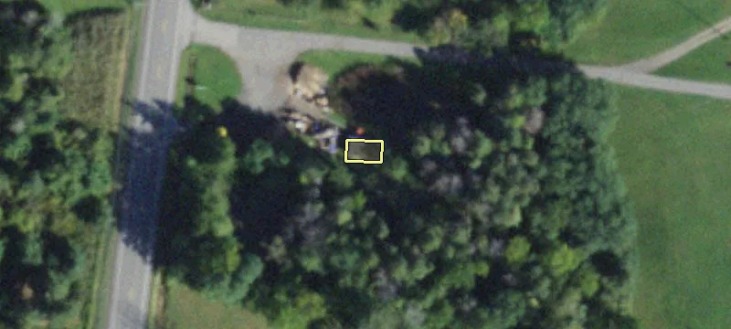 2129 Lakeville Rd