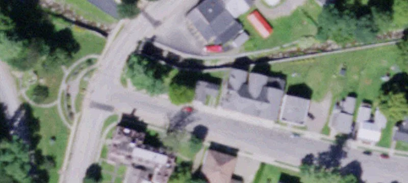 3 Commercial St