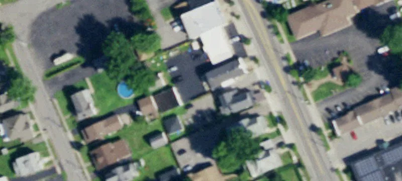 2728 Main St