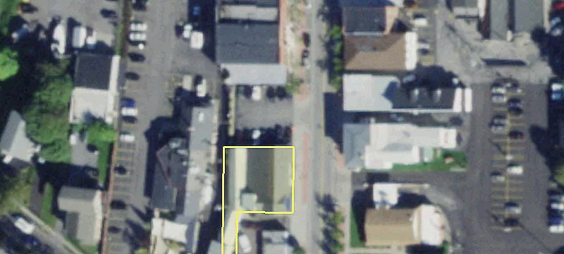 18 Commercial St