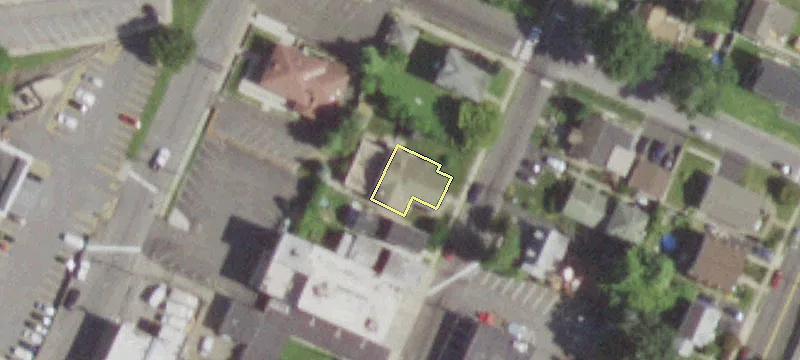 11 Lawn Ave