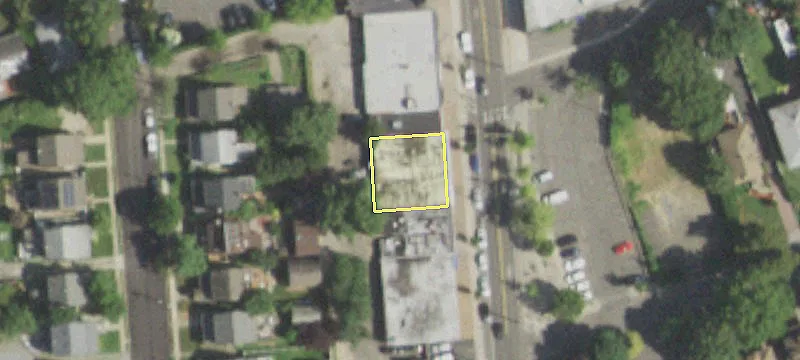 683-685 Gln Cv Ave