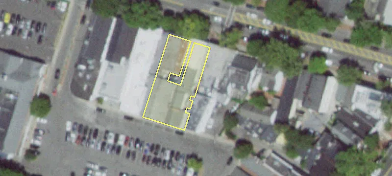 37 Newtown Ln