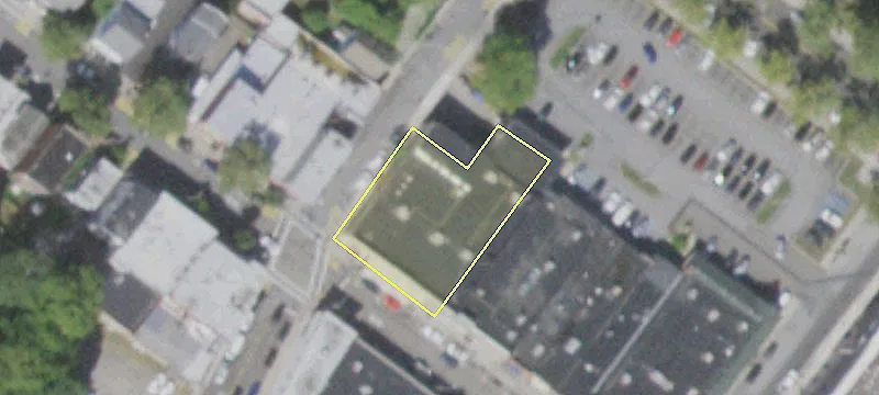320 Main St