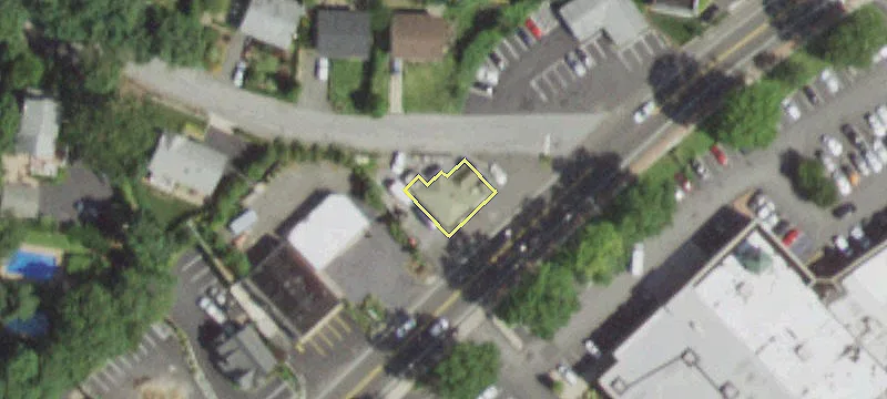 827 Ft Salonga Rd