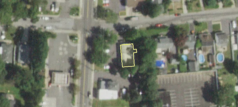 215 Islip Ave