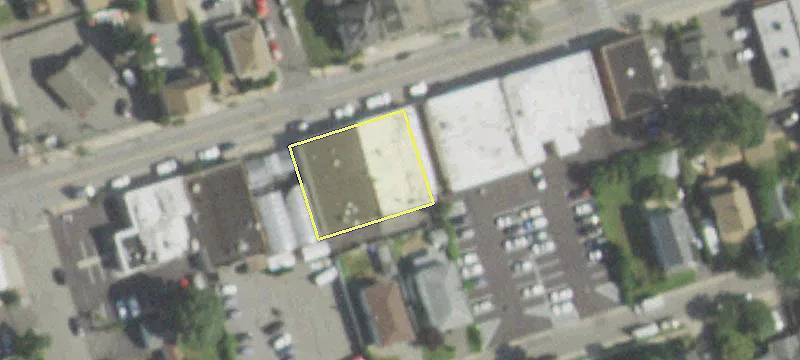 552-556 Westbury Ave