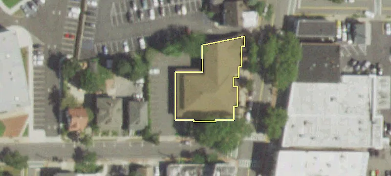 140 Deer Park Ave