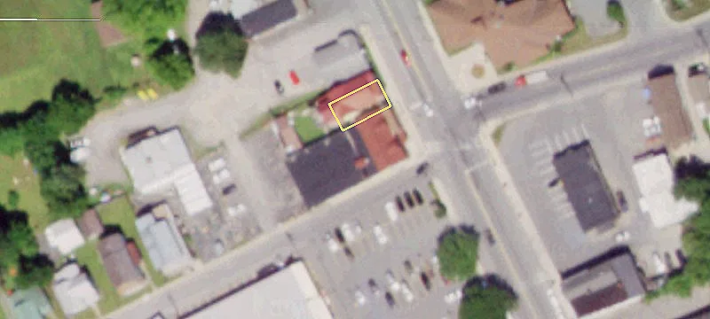 98 Main St