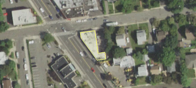 96 Mineola Ave, Unit 104