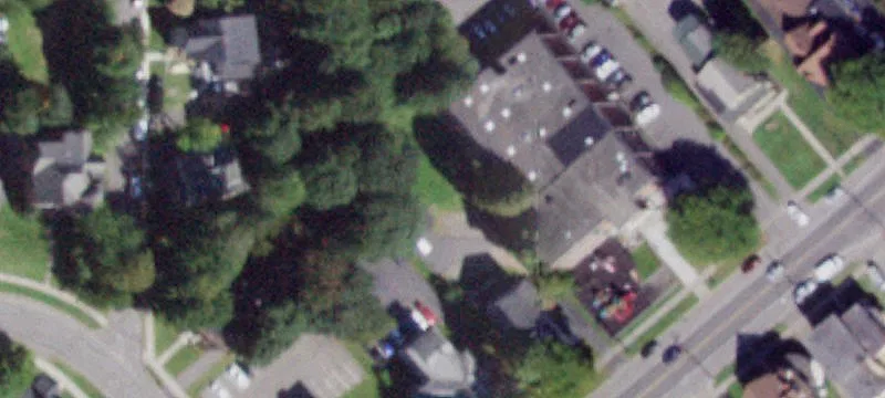 30 Tompkins St