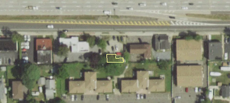 490 Sunrise Hwy