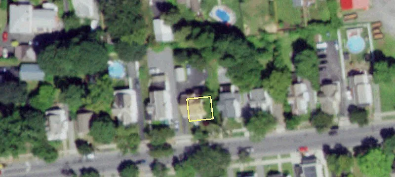 16 Dix Ave