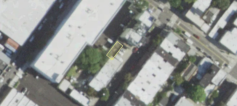 1677 George St