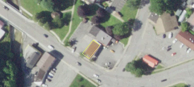 90 Main St